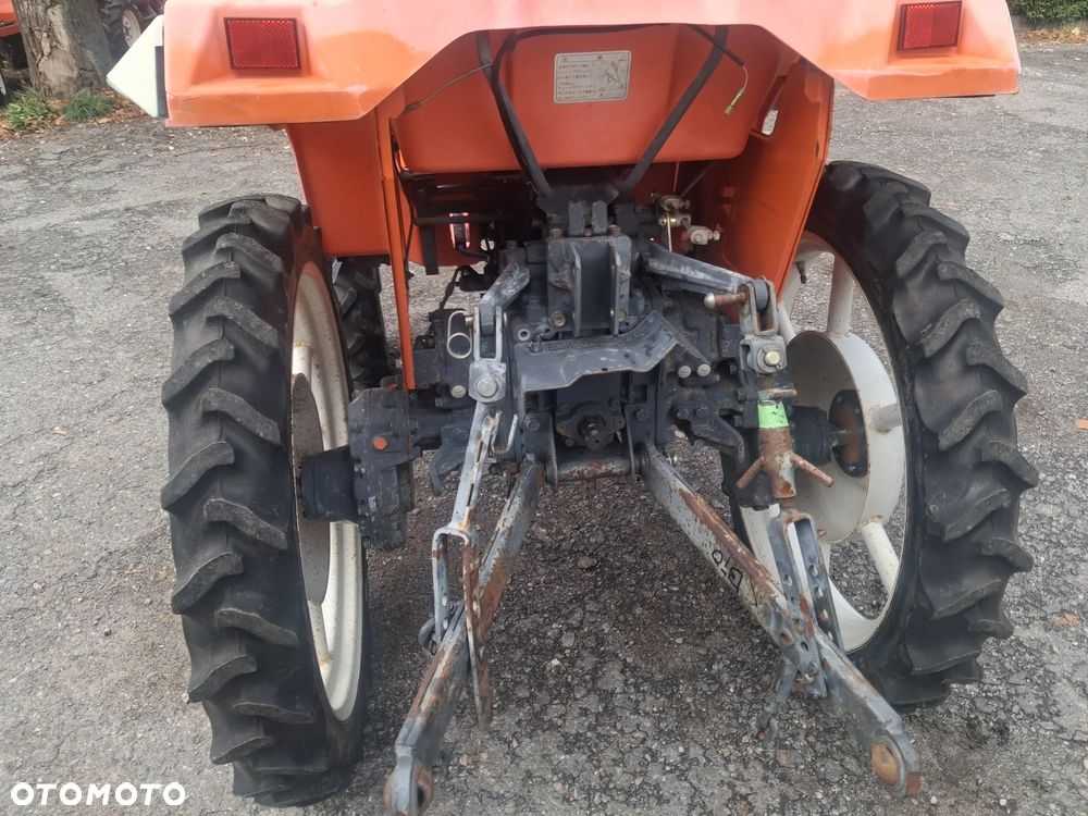 Kubota xb1 - 8