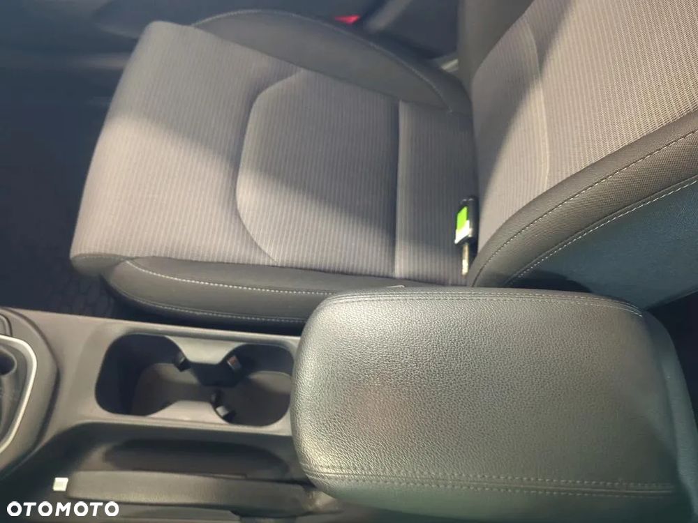 Hyundai i30 1.5 DPI Classic + - 14