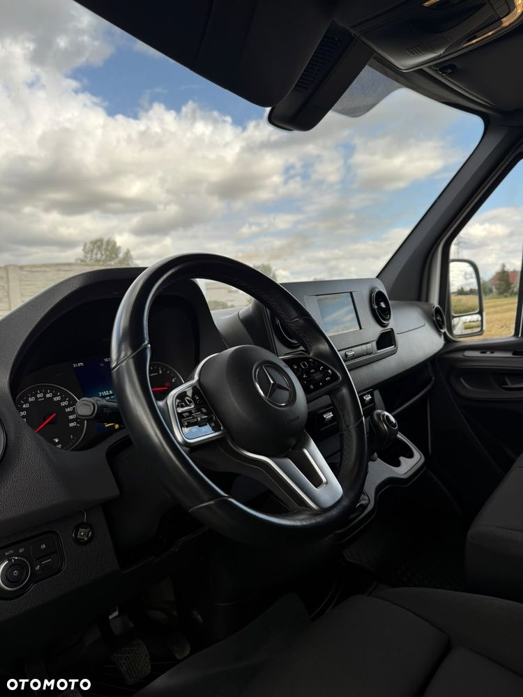 Mercedes-Benz Sprinter Standard PRO 907.233 - 12