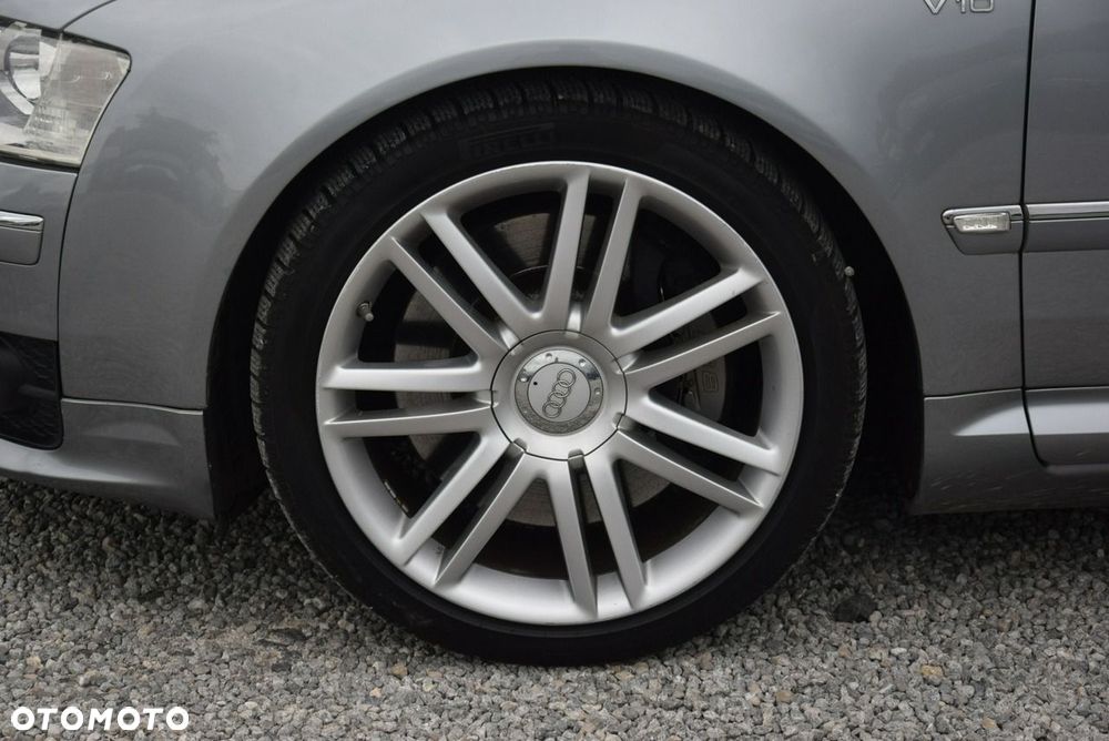 Audi S8 - 9