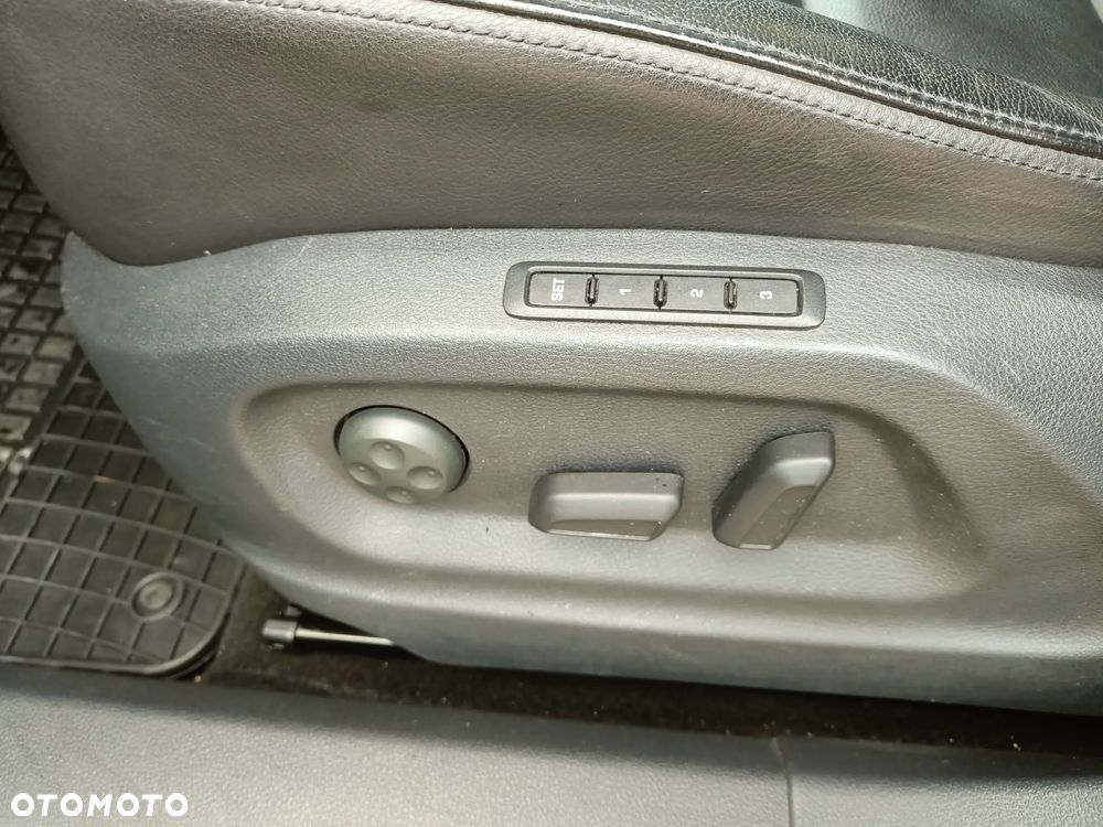 Volkswagen Tiguan - 11