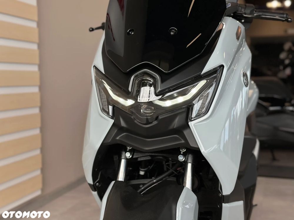 Yamaha NMAX - 4