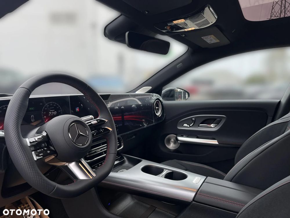 Mercedes-Benz CLA - 10