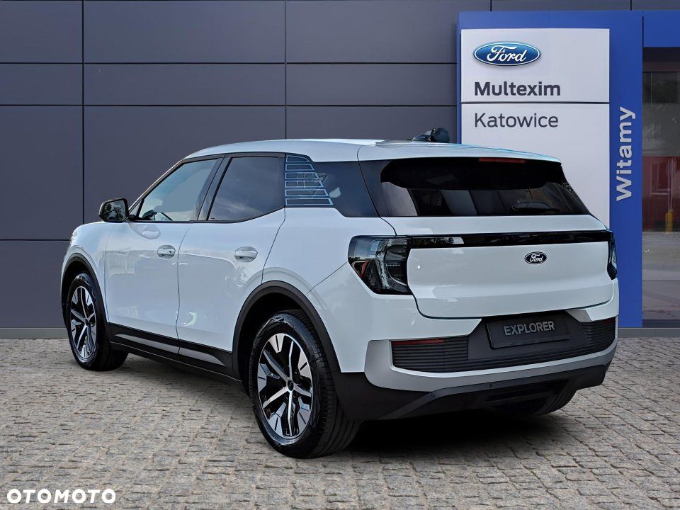 Ford Explorer - 3