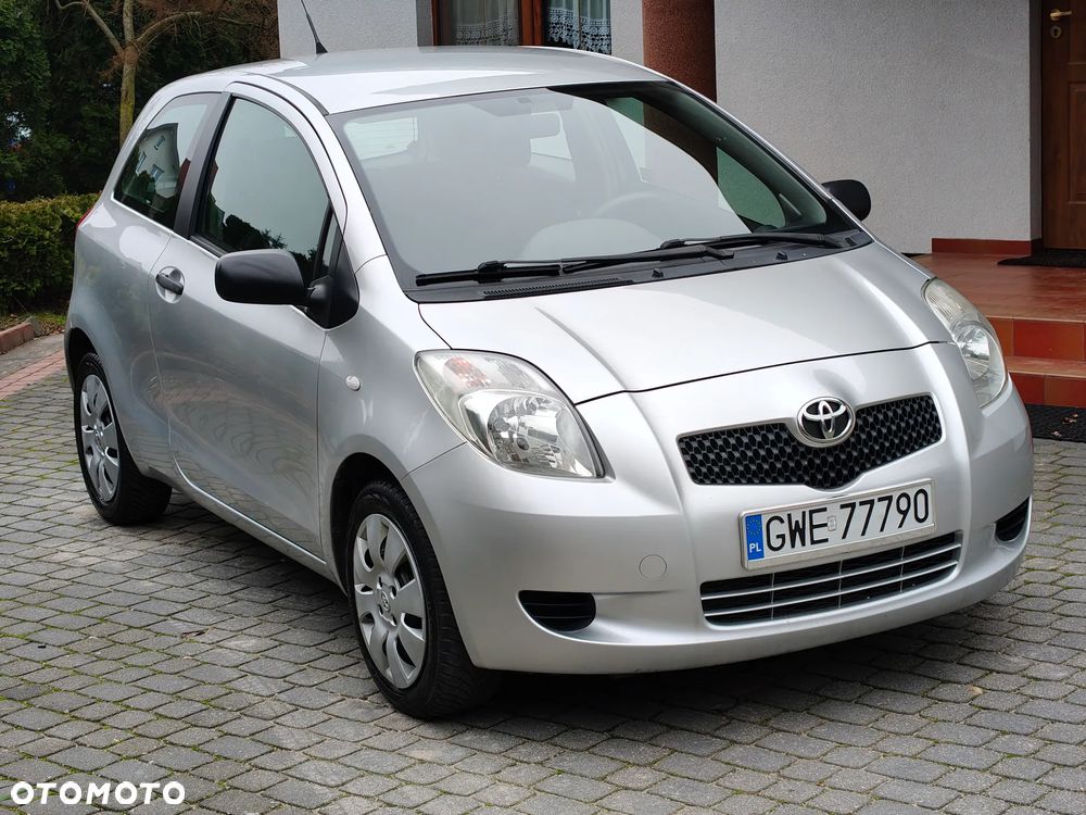 Toyota Yaris 1.3 Luna A/C - 1