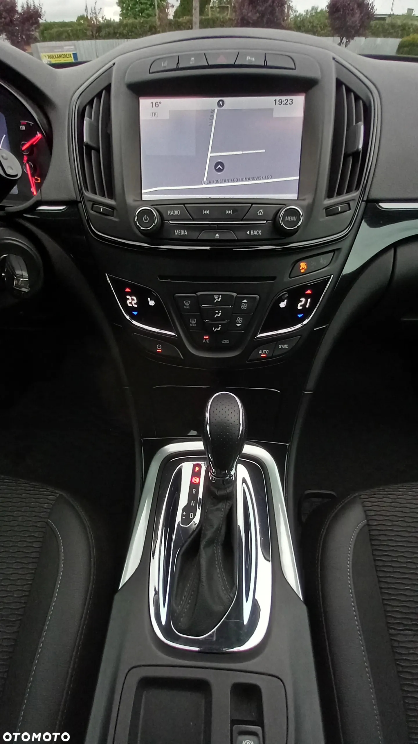 Opel Insignia - 22