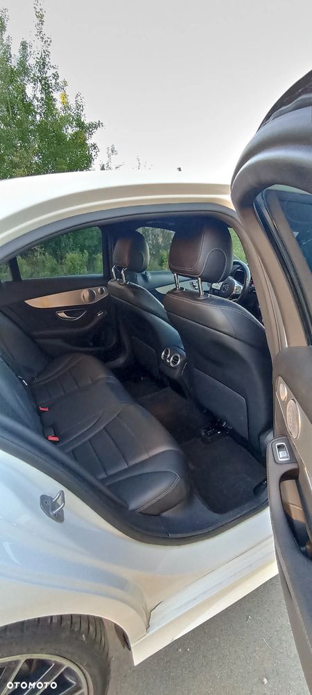 Mercedes-Benz Klasa C 300 T 9G-TRONIC AMG Line - 12