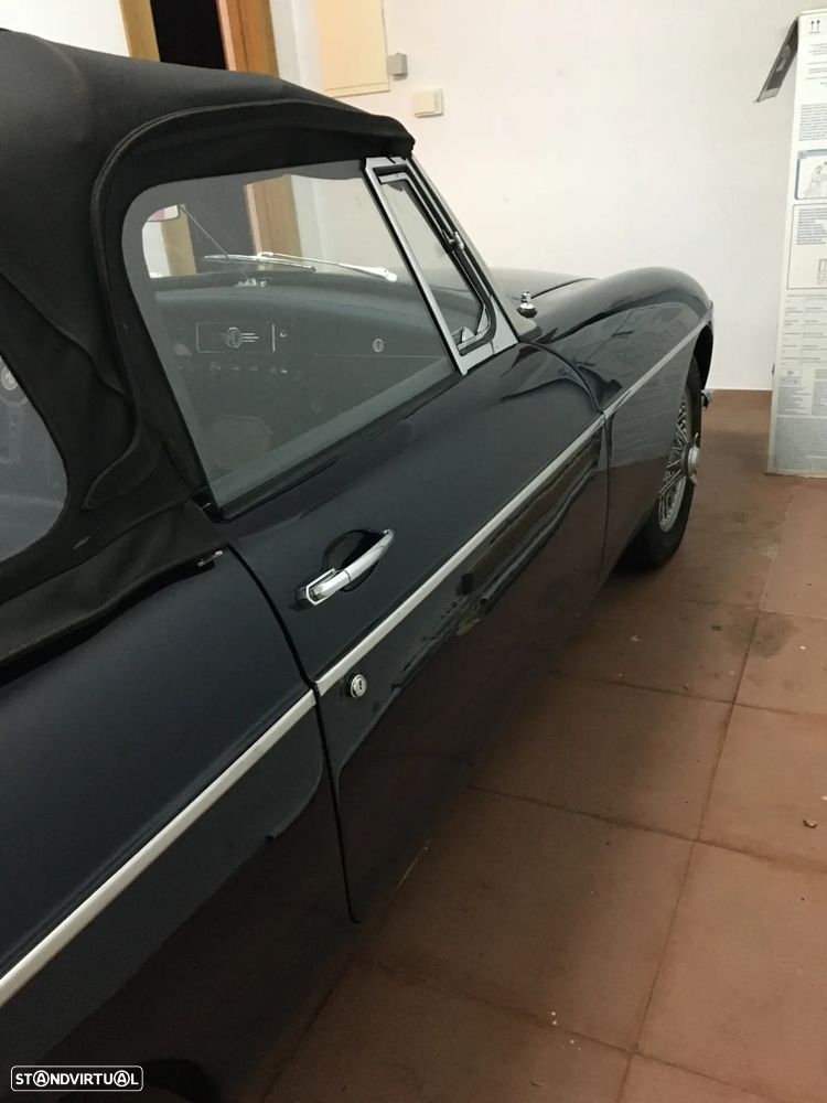 MG MGB - 11