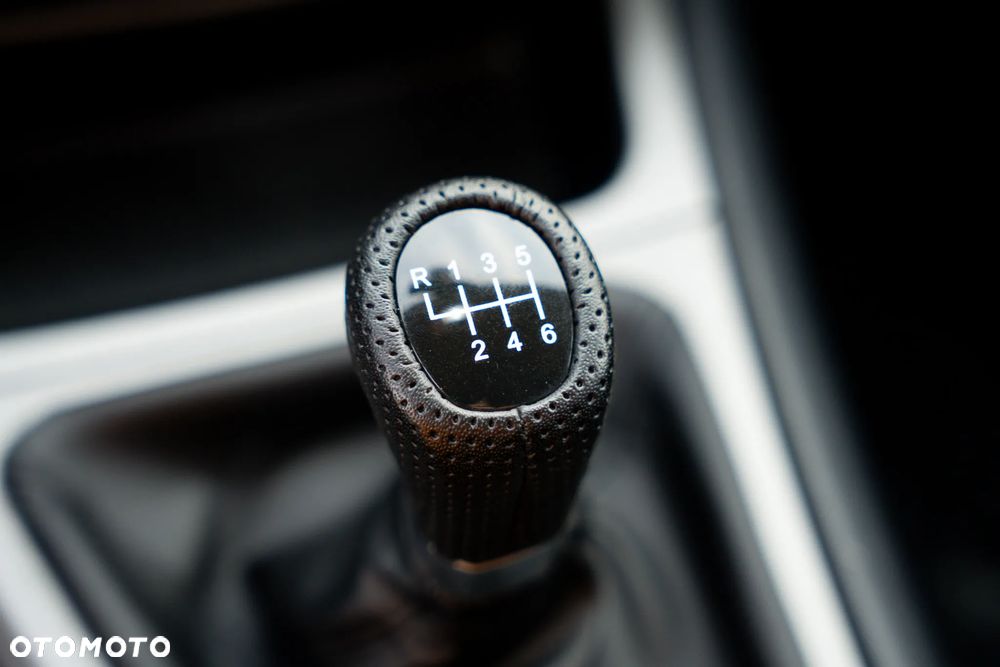 BMW Seria 1 118d DPF - 16