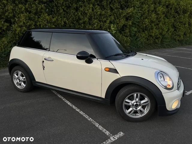 MINI Cooper Standard - 6