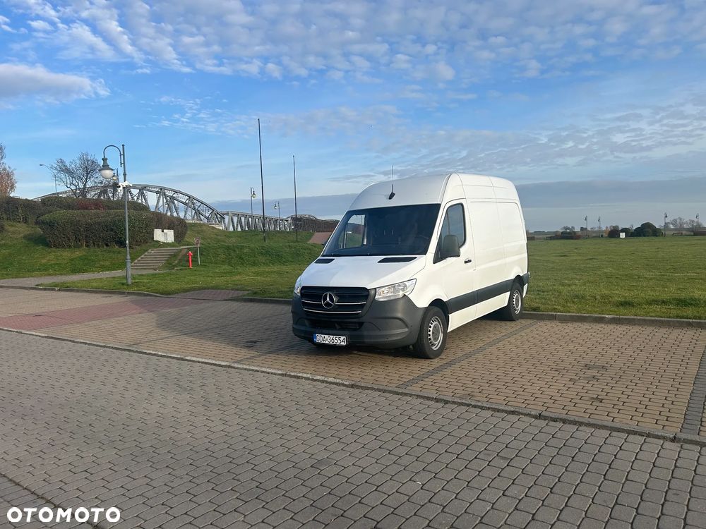 Mercedes-Benz Sprinter - 1