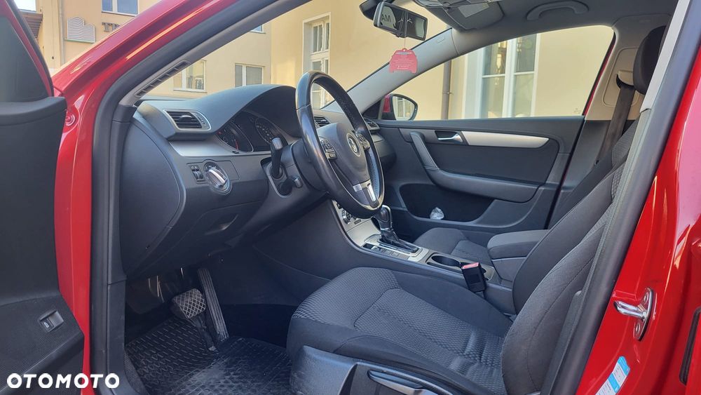 Volkswagen Passat 2.0 Blue TDI DSG SCR Comfortline - 9