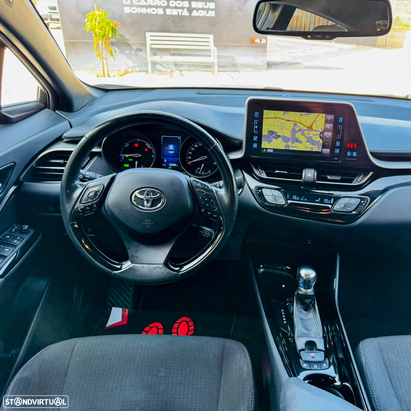 Toyota C-HR 1.8 Hybrid Exclusive - 8