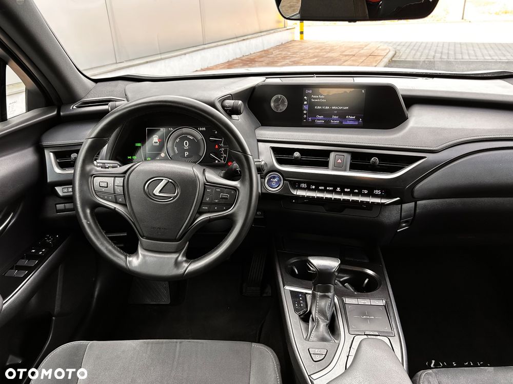 Lexus UX 250h Elegance 2WD - 23