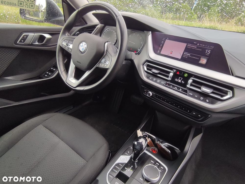 BMW Seria 2 218i Edition Colorvision - 23
