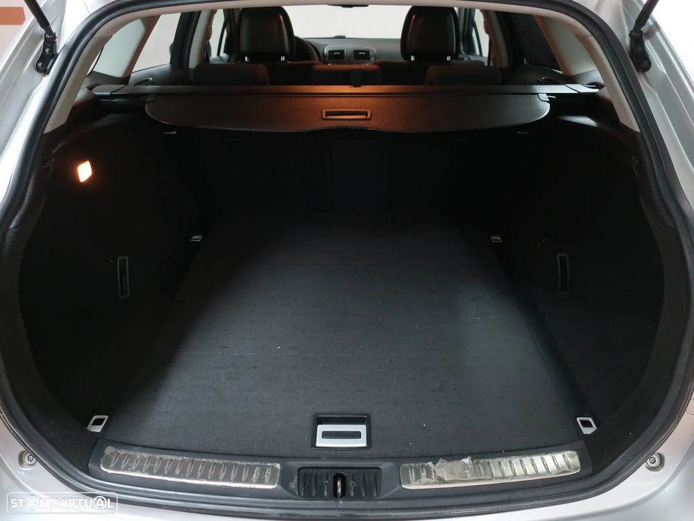 Toyota Avensis SW 2.0 D-4D Exclusive - 14