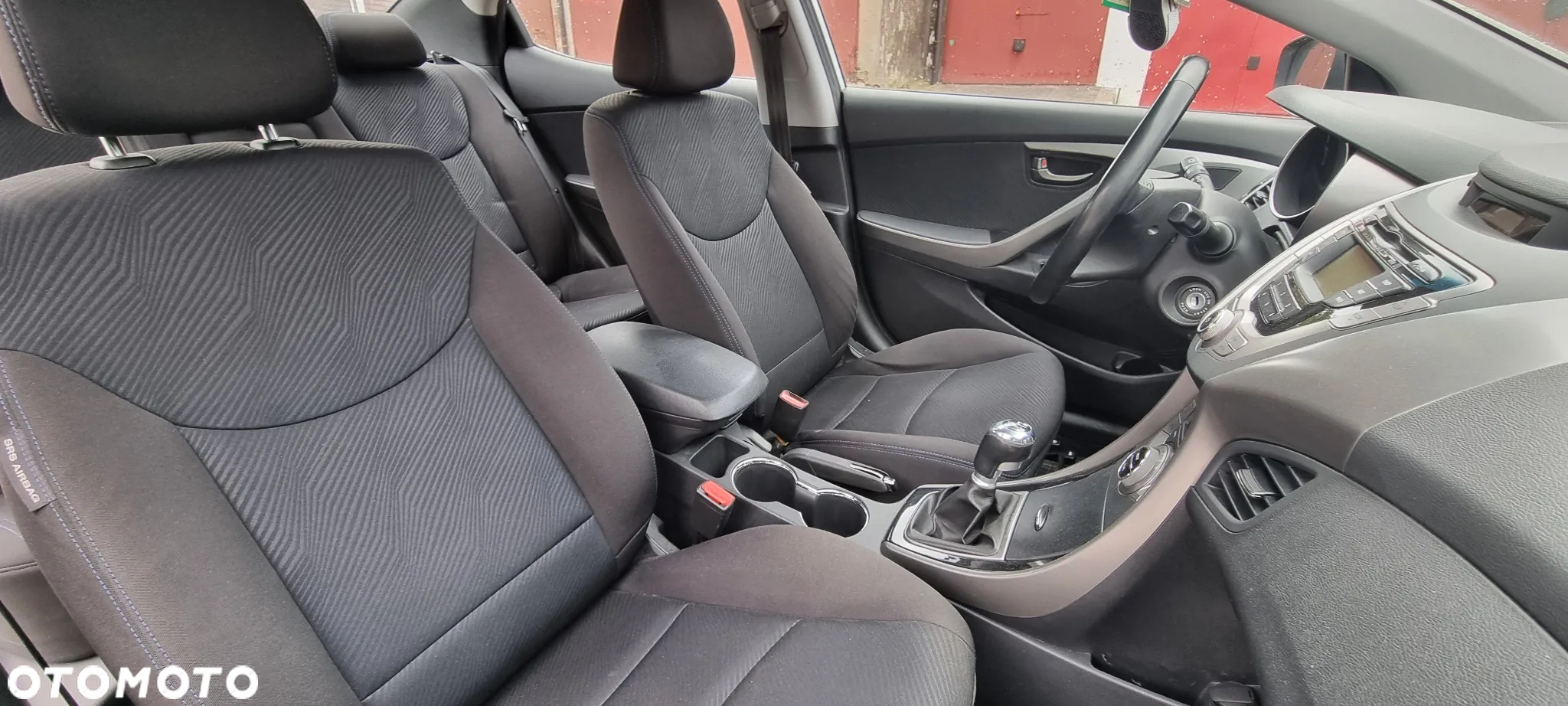 Hyundai Elantra 1.6 Comfort - 11