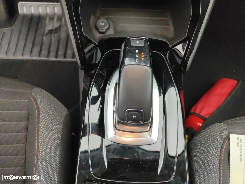 Peugeot 2008 1.2 PureTech Active EAT8 - 9