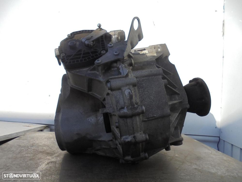 CAIXA VELOCIDADES VOLKSWAGEN TOURAN 2015 - - 7