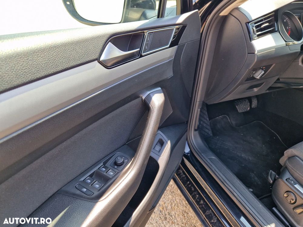 Volkswagen Passat 2.0 TDI DSG Highline - 13