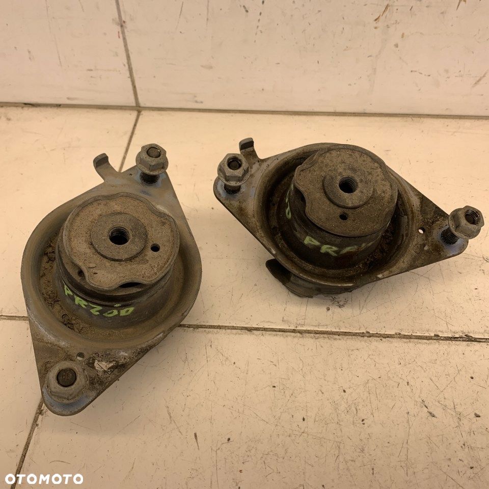 Łapa Poduszka Ramy Kła Prawa Lewa Przód Dodge Ram V 1500 5,7 Hemi 20R. - 2