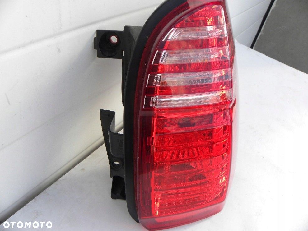 PEUGEOT 5008 PRAWA TYLNA LAMPA ORYGINAŁ - 2