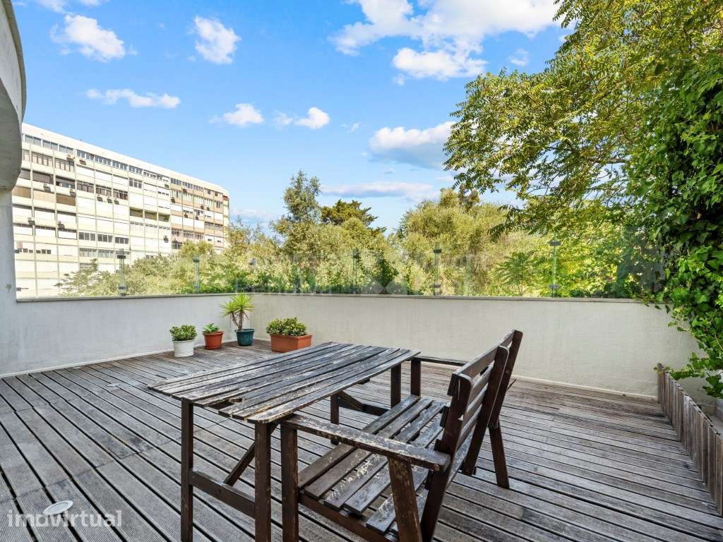 Apartamento T5 duplex para venda na Quinta das Conchas - Grande imagem: 3/26