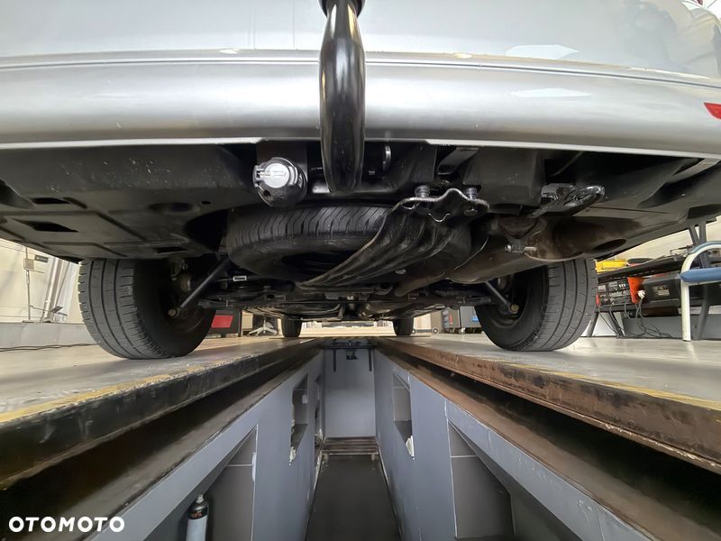 Volkswagen Transporter Kombi L1H1 4Motion - 37