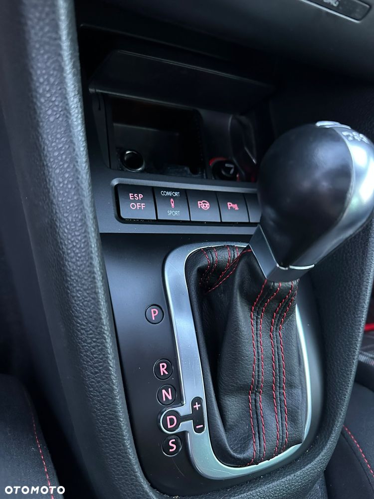 Volkswagen Golf - 8