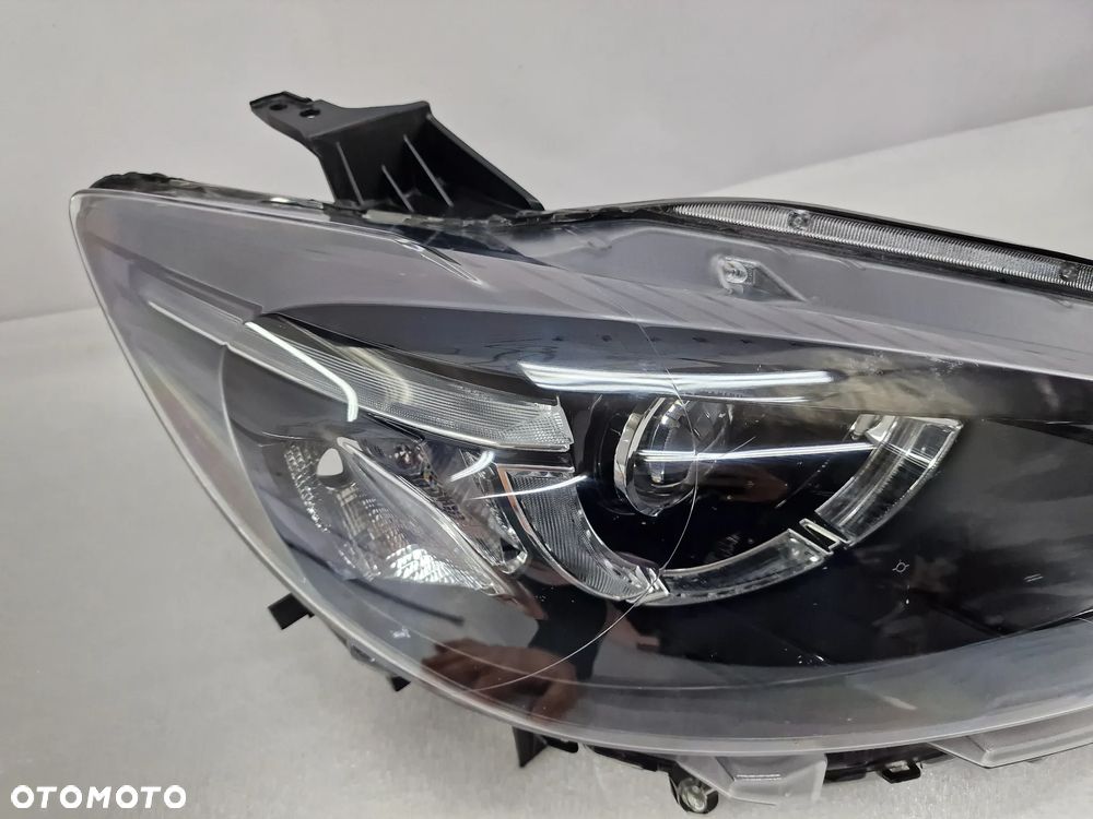 MAZDA CX5 CX-5 LIFT 14- LEWA / PRAWA LAMPA PRZEDNIA PRZÓD SOCZEWKA + LED , NR STANLEY W2416 , NR AUKCJI LA245 - 7