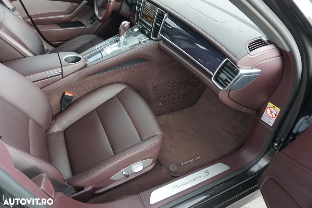Porsche Panamera - 18