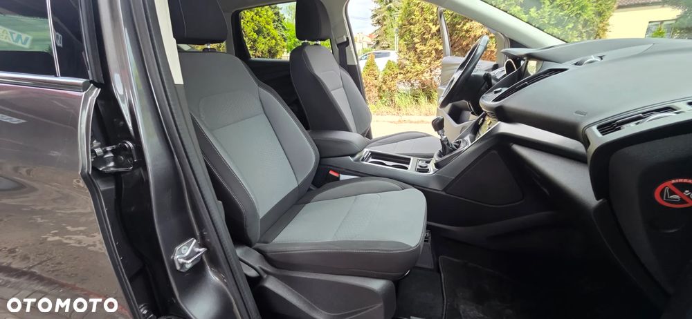 Ford Kuga 1.5 EcoBoost 2x4 Titanium - 34