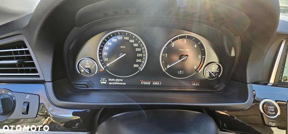 BMW Seria 5 525d xDrive Luxury Line - 15