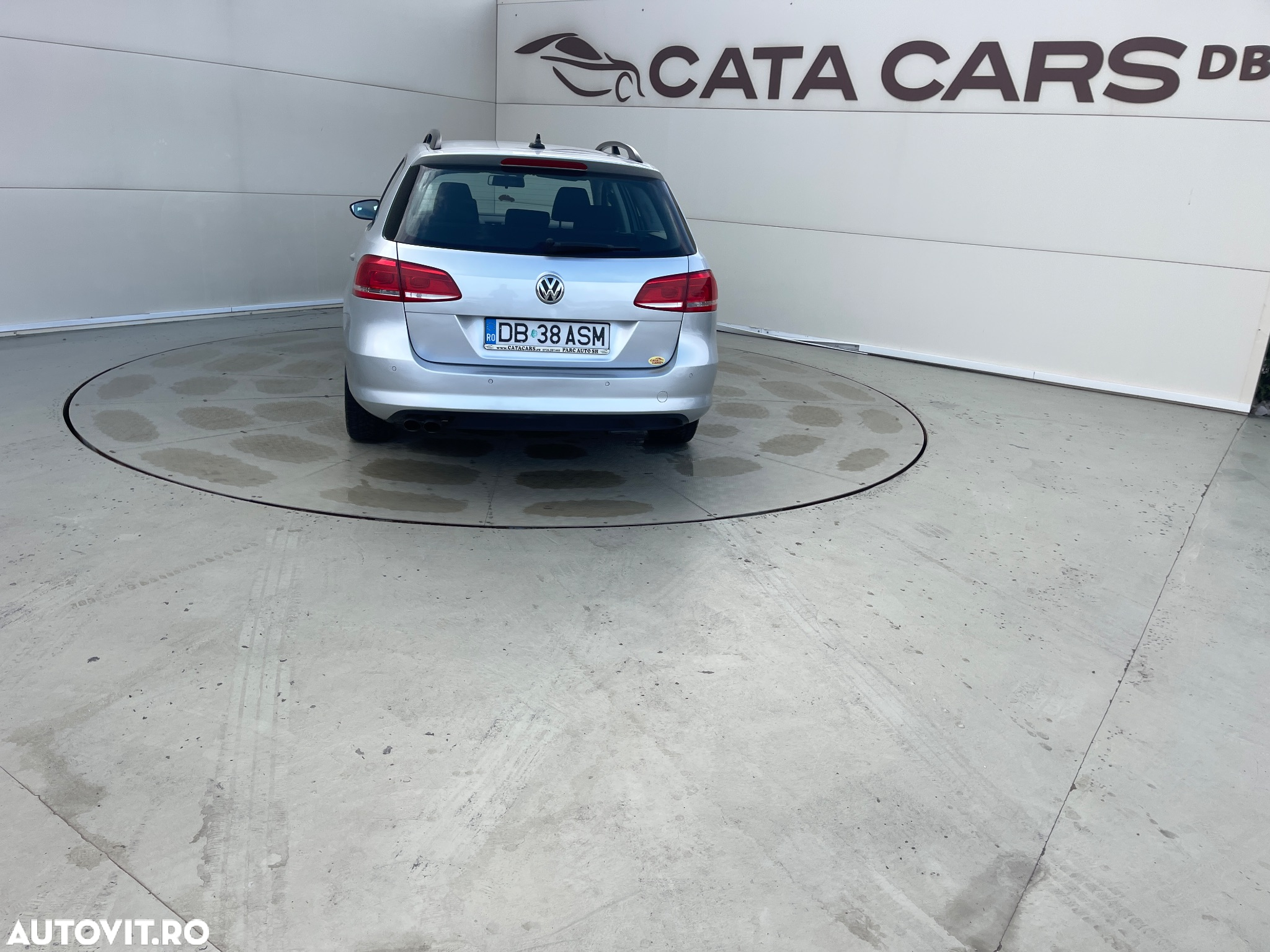 Volkswagen Passat 2.0 TDI BlueMotion Tehnology DSG Trendline - 13
