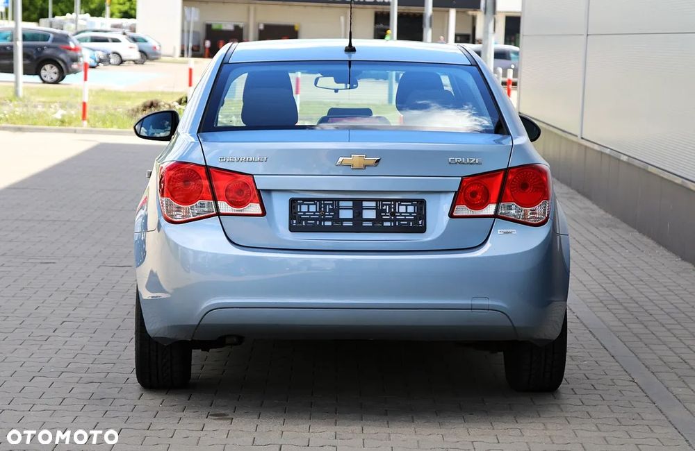 Chevrolet Cruze 1.6 LS+ - 6