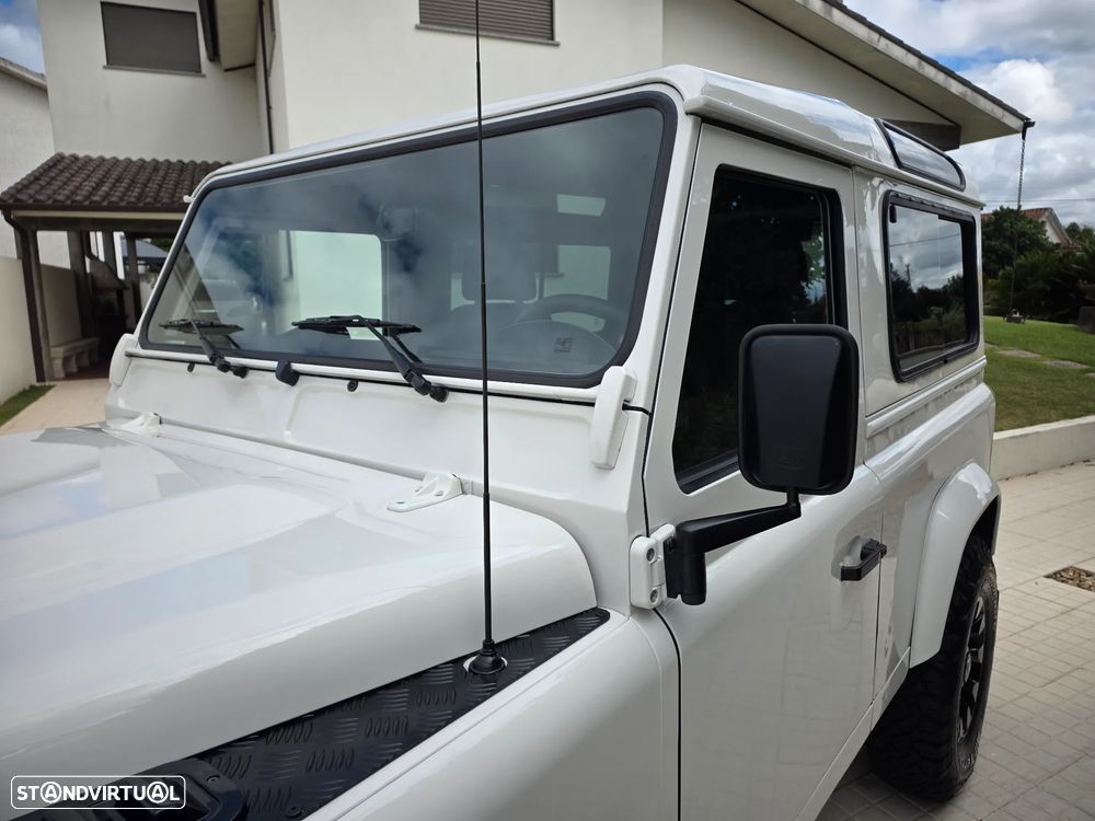 Land Rover Defender 90 2.4 CRD S - 21