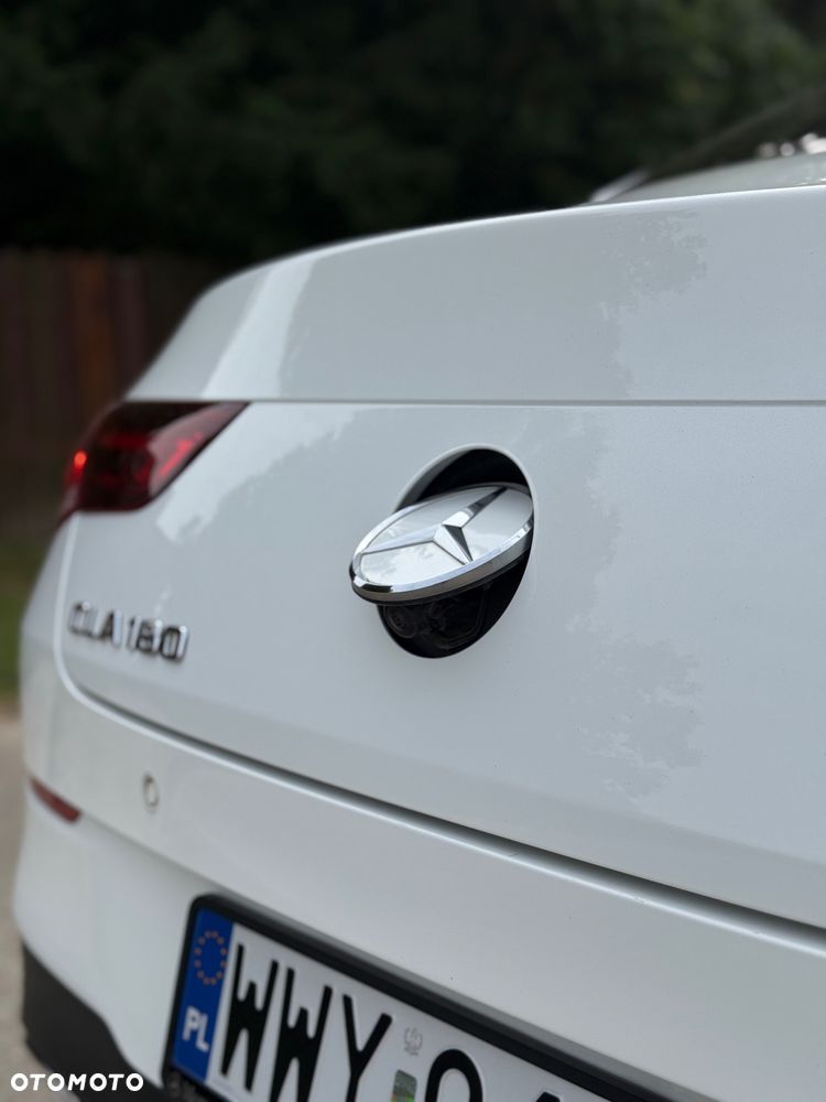 Mercedes-Benz CLA 180 Progressive 7G-DCT - 4