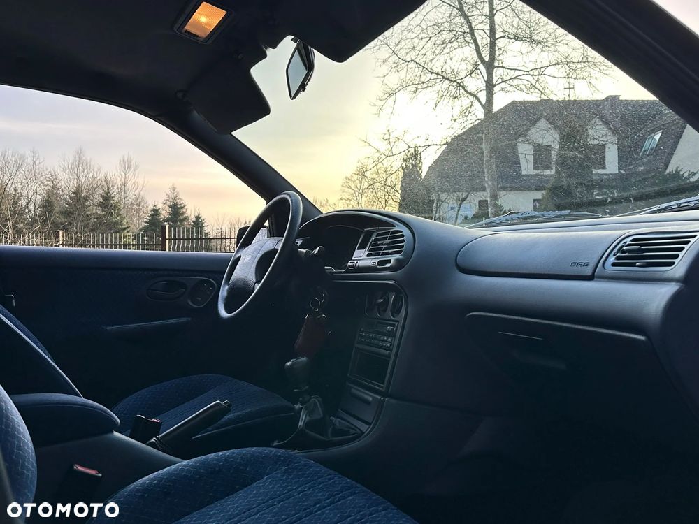 Ford Mondeo 1.6 CLX - 19