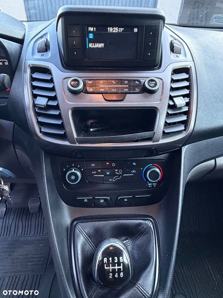 Ford Transit Connect - 11