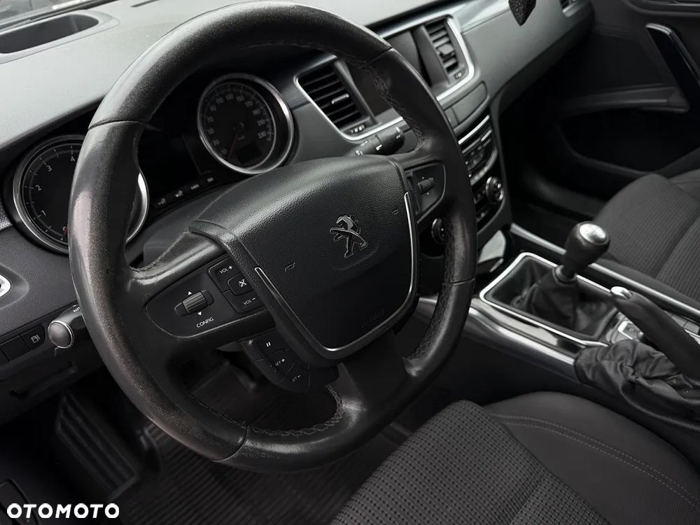 Peugeot 508 1.6 T Allure - 25