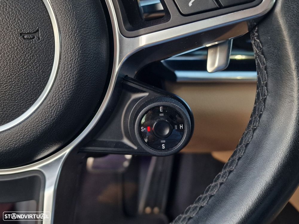 Porsche Panamera 4 E-Hybrid - 22