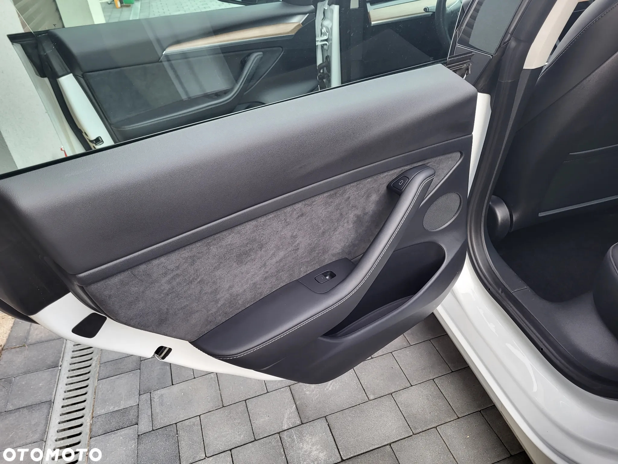 Tesla Model 3 - 16