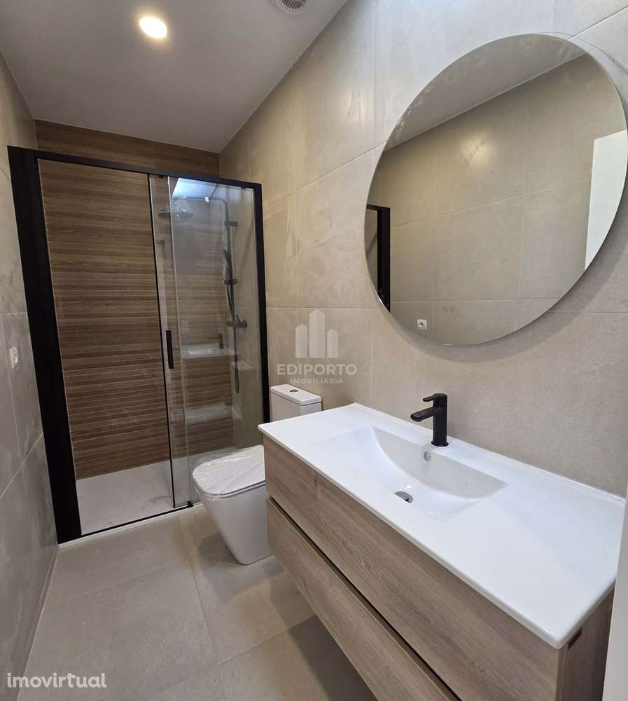 Moradia Térrea T1+1 com Deck e Jardim, perto da Avenida da República e - Grande imagem: 5/10