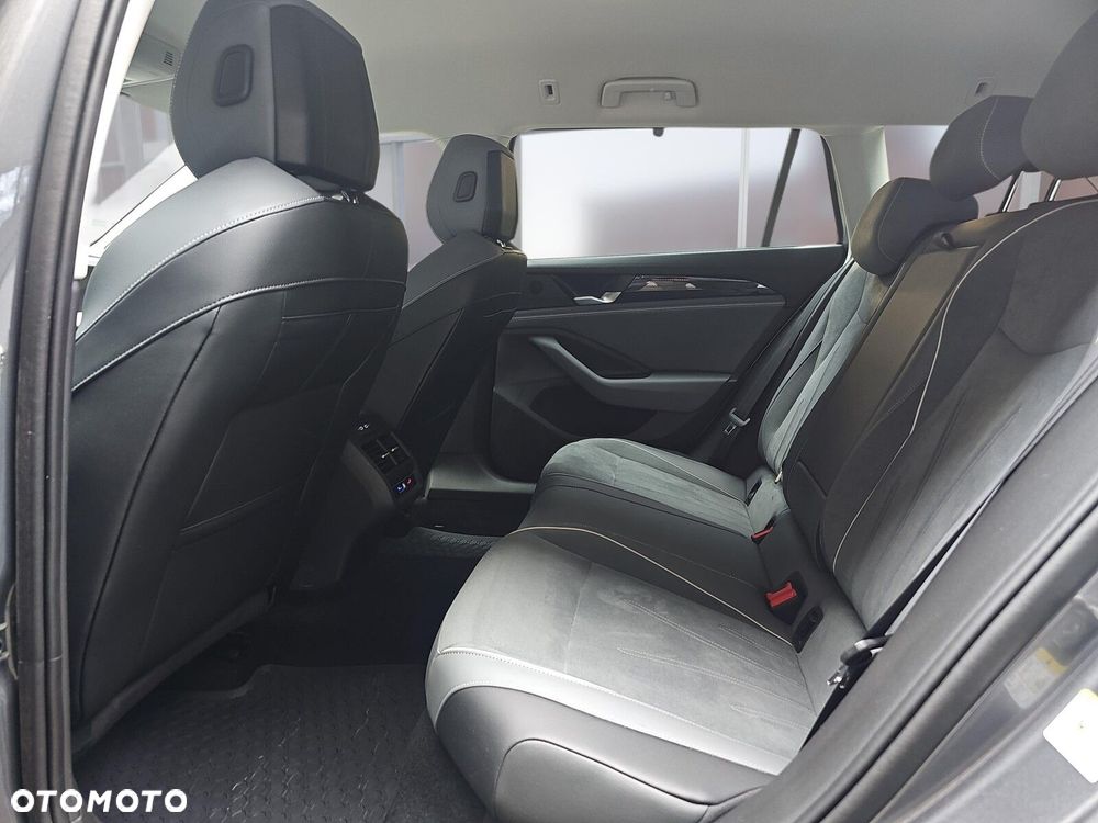 Volkswagen Passat - 10