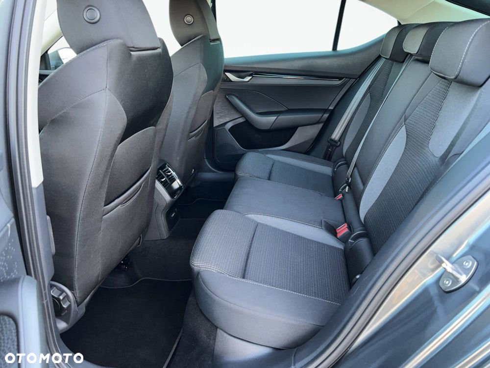 Skoda Octavia 2.0 TDI Selection DSG - 14