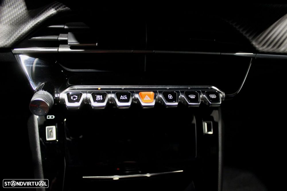 Peugeot 2008 1.5 BlueHDi Allure EAT8 - 28