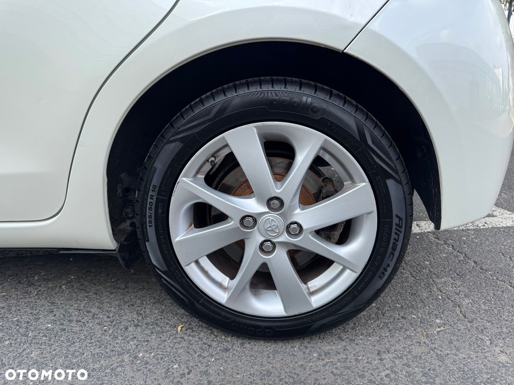 Toyota Yaris - 26