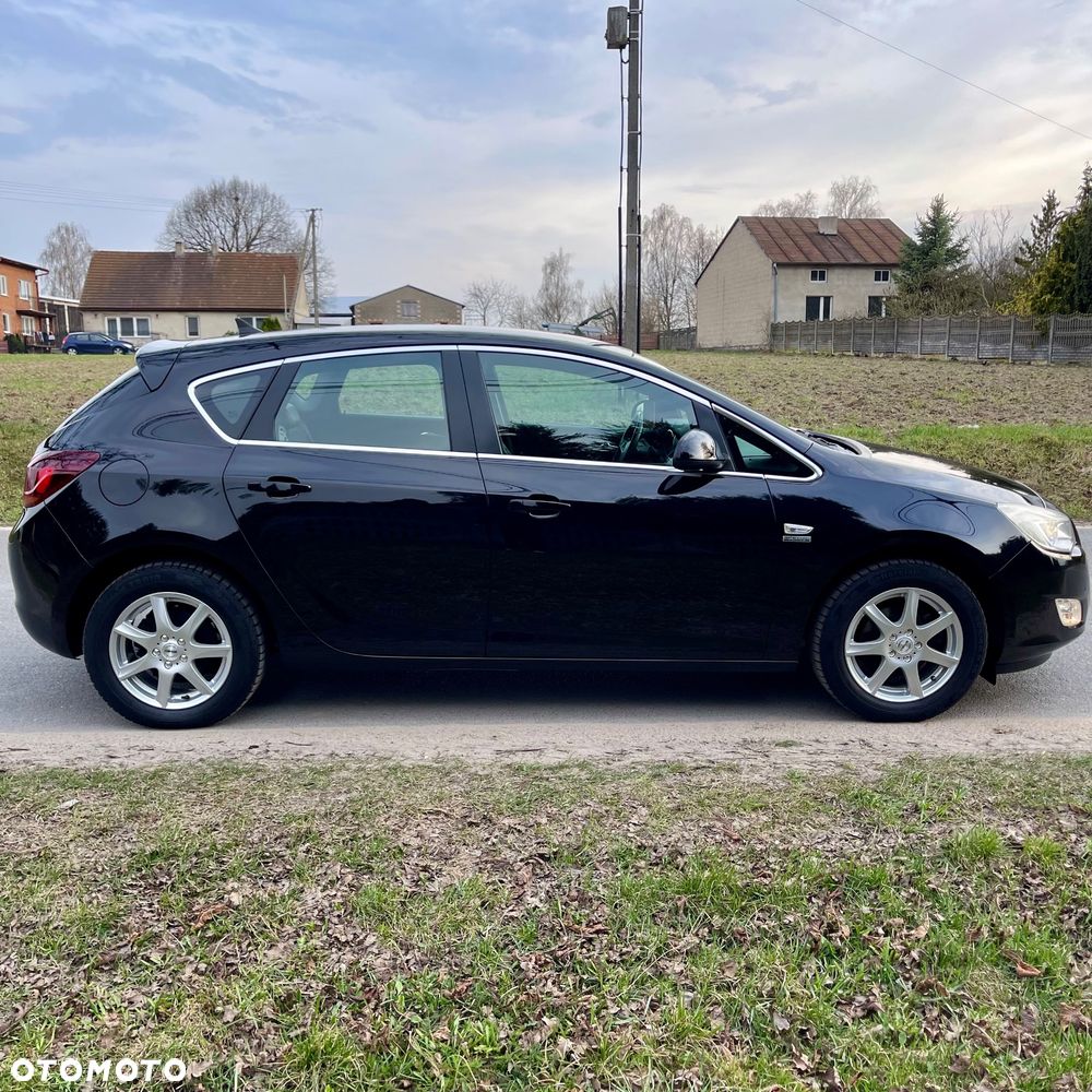 Opel Astra 1.4 Turbo Exklusiv - 11