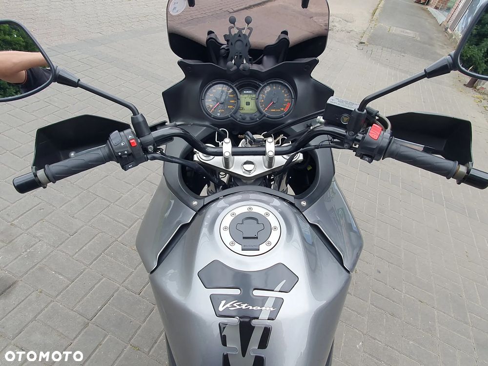 Suzuki V-STROM - 18