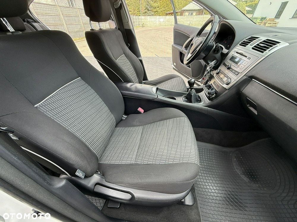 Toyota Avensis 2.0 D-4D Active - 31